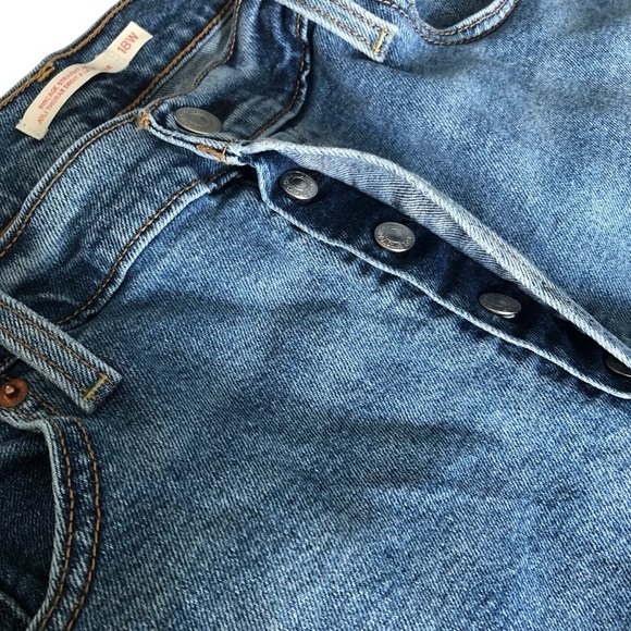 Levi’s Ribcage Straight Ankle Size 18W Medium Wash Raw Hem Wide Leg Crop - Picture 12 of 15